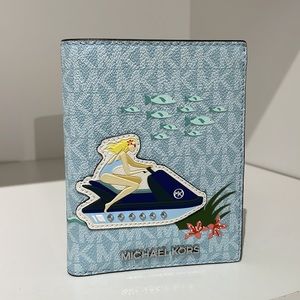 Michael Kors Passport case Jet set Girls vacation blue